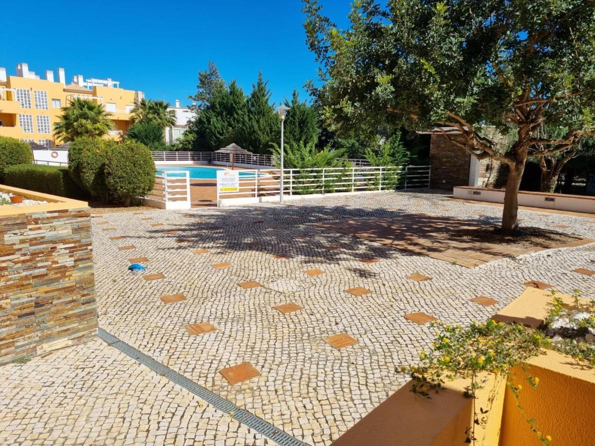 Marinho - 2 Bedroom 2 Bathroom Ground Floor Apartment With Communal Pool And Gardens Conceicao  Bagian luar foto