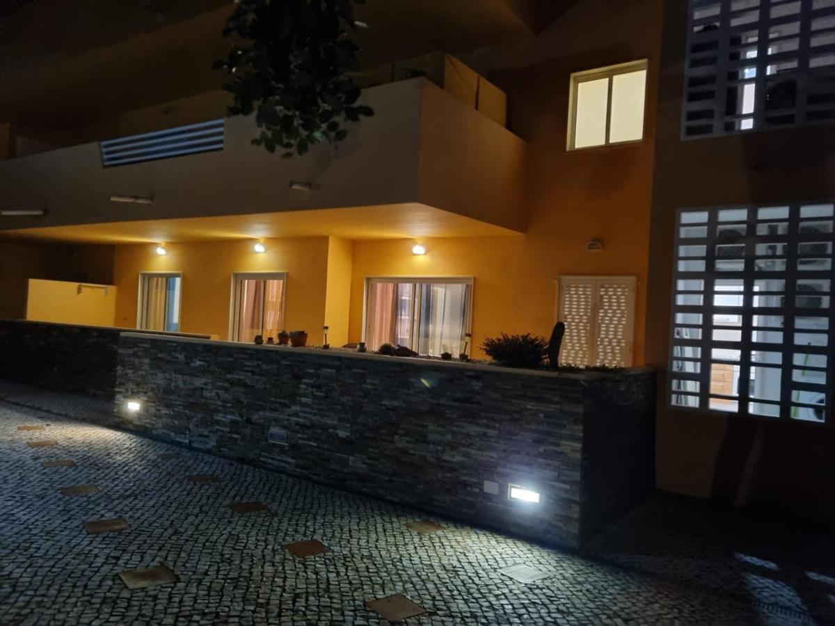 Marinho - 2 Bedroom 2 Bathroom Ground Floor Apartment With Communal Pool And Gardens Conceicao  Bagian luar foto